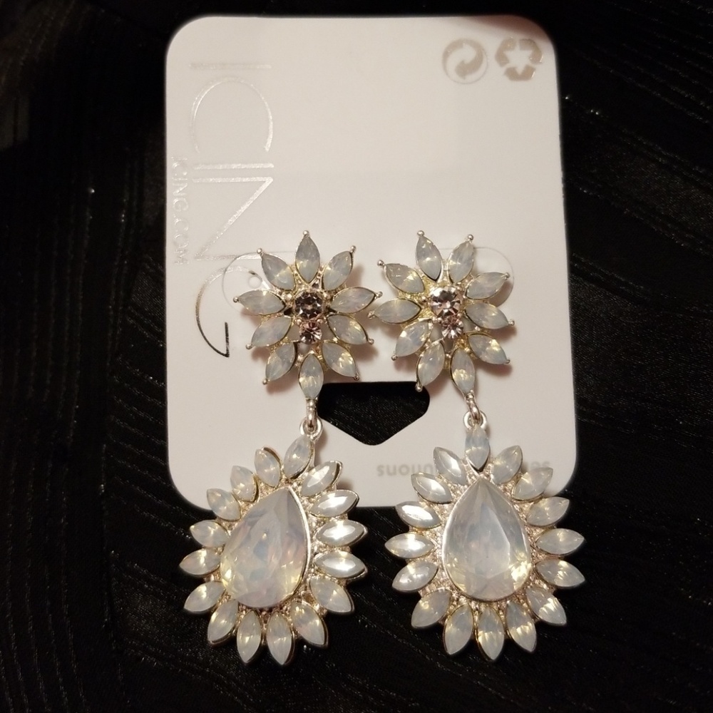 NEW flower earrings